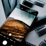 טלפון נייד עם סרטי צילום של מצלמה